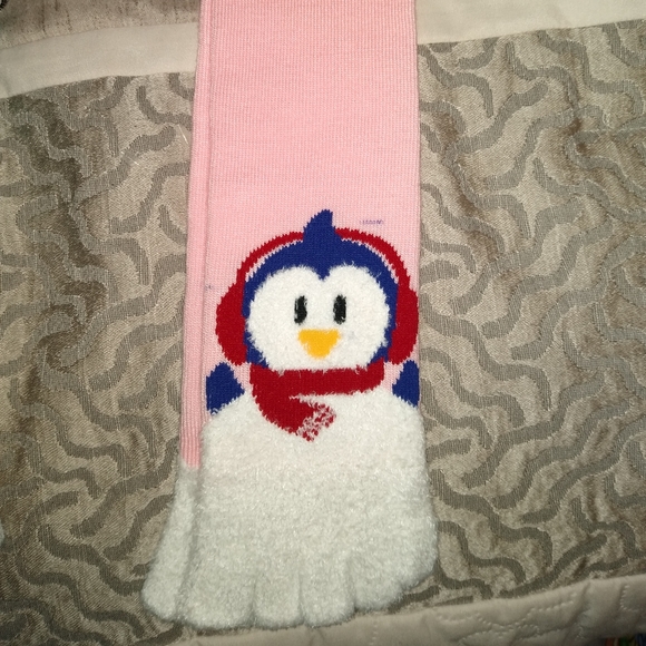 Penguin t o e socks - Picture 1 of 2